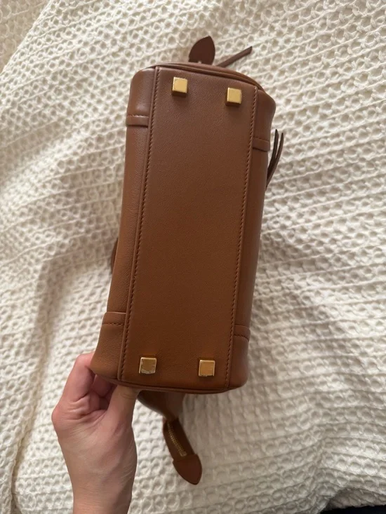 Celine 
LITTLE LUGGAGE IN SUPPLE SHINY LAMBSKIN - Picture 3 of 10